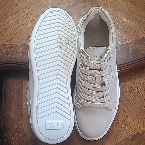 New! Aldo Caecien 41 Mens 8 light gray low top leather sneaker